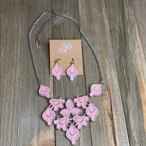 Plunder Jewelry - ▪️Plunder Sue Pink Floral Necklace & Earrings NEW